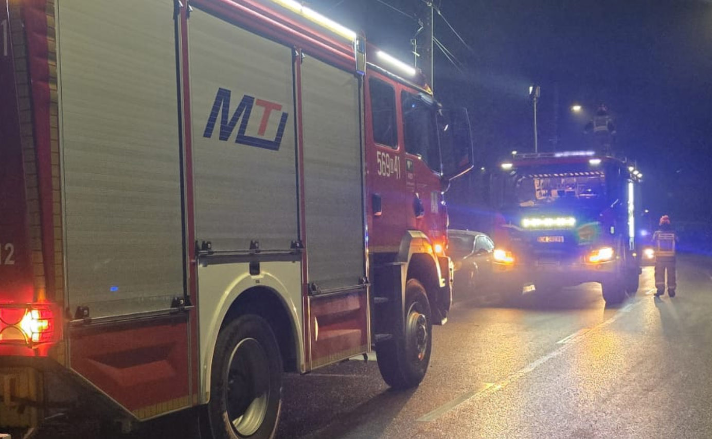 Wieczorna interwencja strażaków przy ulicy Dolnej w Strzegomiu [FOTO] 